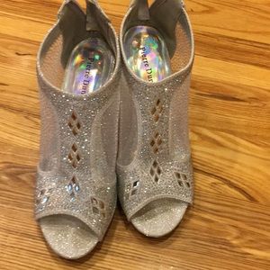 Cocktail dress heels